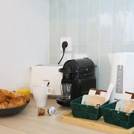 Apartment Expat Renting - La Dolce - Netflix