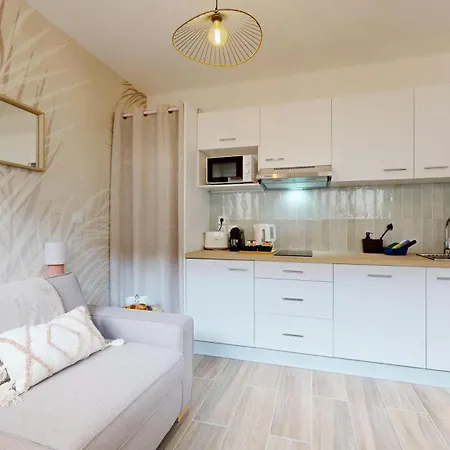Expat Renting - La Dolce - Netflix Apartment