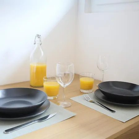 Apartment Expat Renting - La Dolce - Netflix *