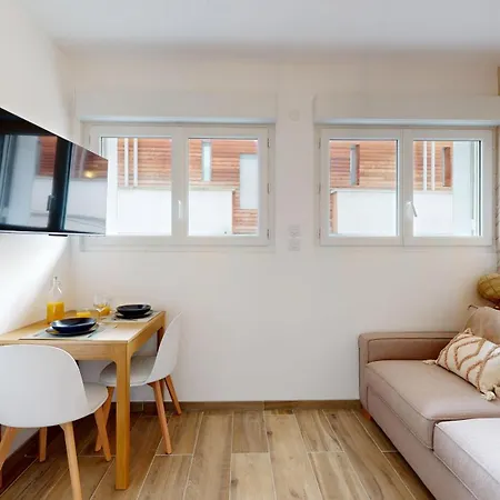 Expat Renting - La Dolce - Netflix Apartment *